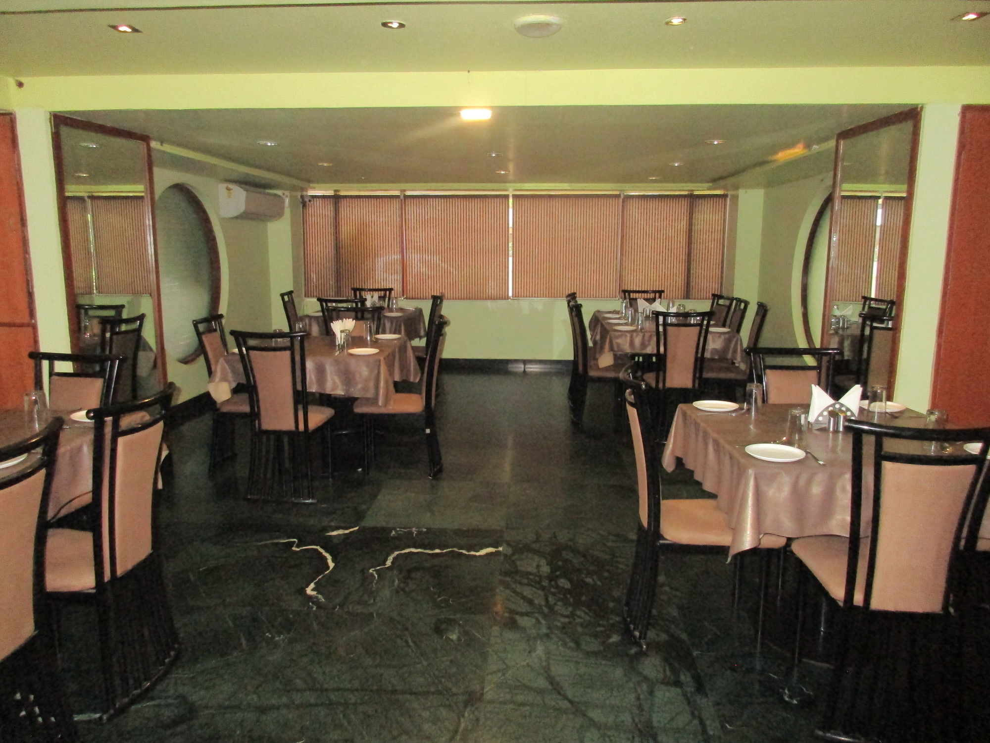 Hotel Sahaj Palace Ahmedabad Exterior photo