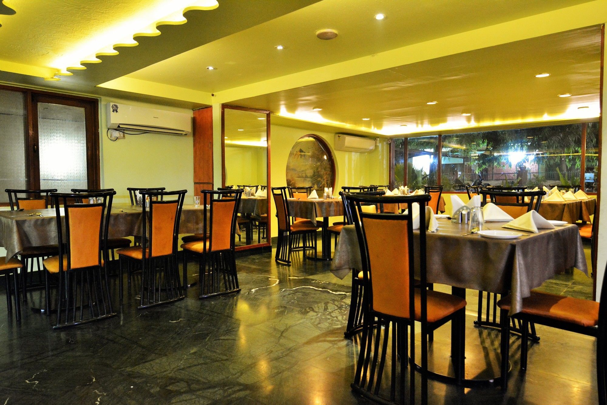 Hotel Sahaj Palace Ahmedabad Exterior photo